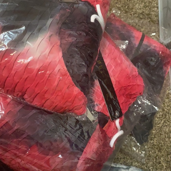 Tracksuit - Picture 2 of 3